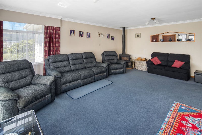52 St Johns Terrace, Tawa, Wellington - Carousel 2