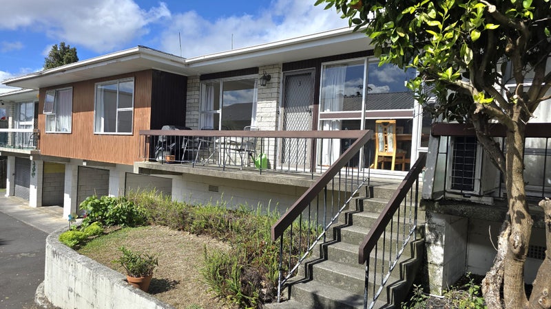 3/12 Lyon Avenue, St Lukes, Auckland - Carousel 1