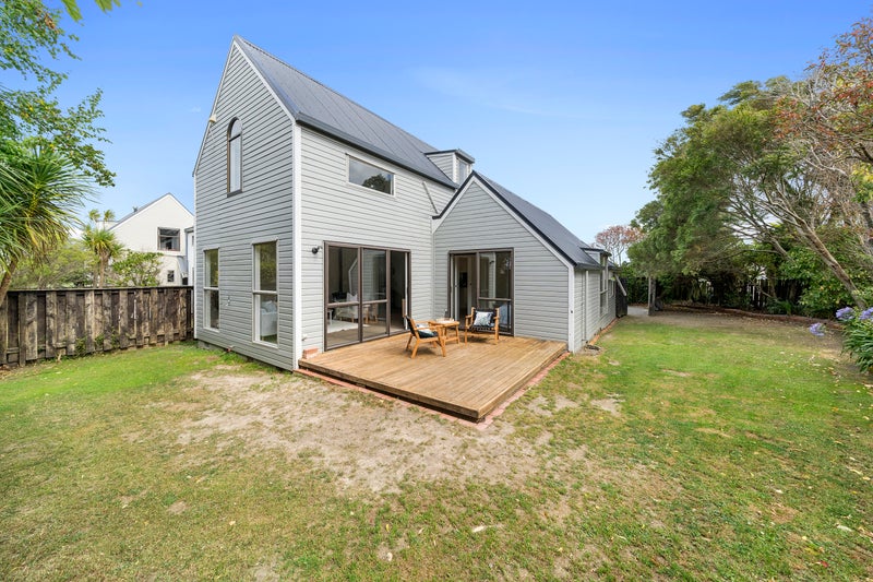 3/25 Cedar ST, Maungaraki, Lower Hutt - Carousel 1