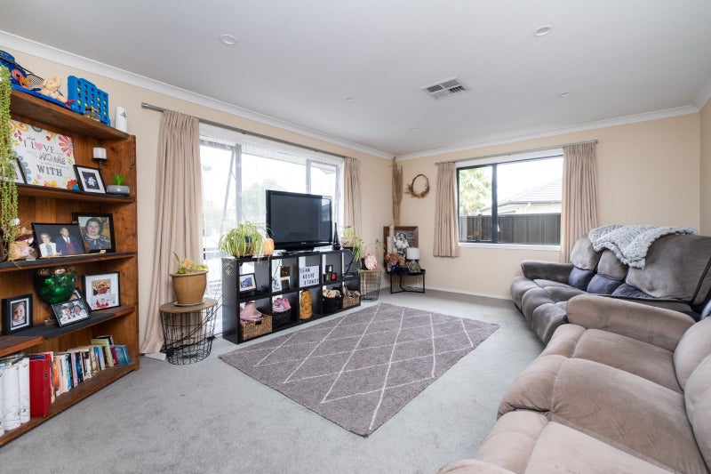 12 Delta Mews Place, Clive, Clive - Carousel 2