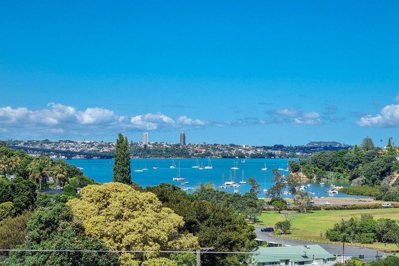 13 Wilding Avenue, Northcote Point, Auckland - Carousel 1