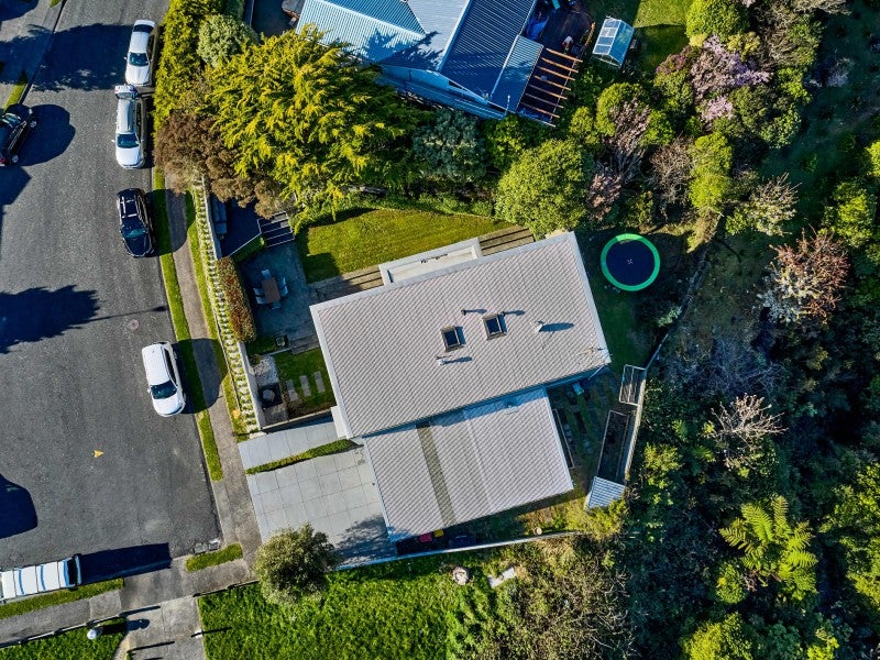 7 Pikitanga Close, Tawa, Wellington - Carousel 22