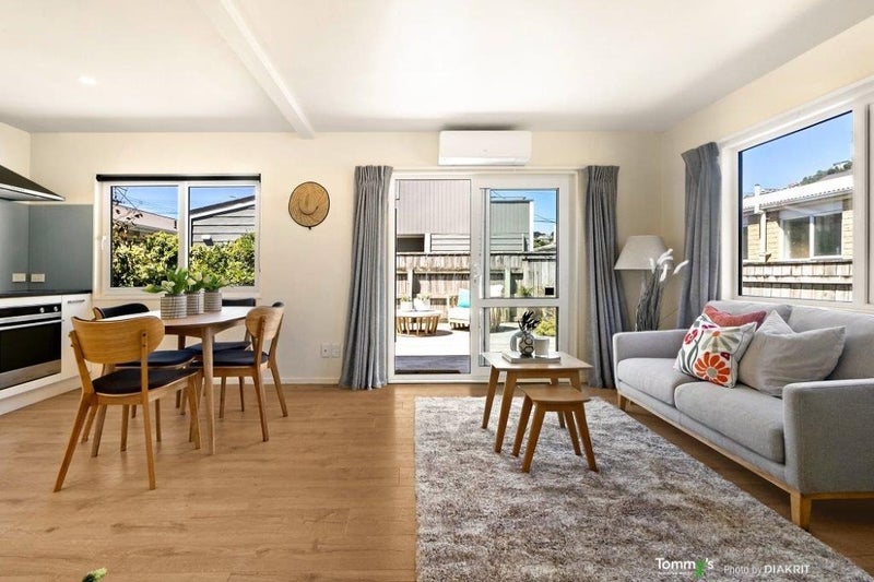 4 Rua Street, Lyall Bay, Wellington - Carousel 2