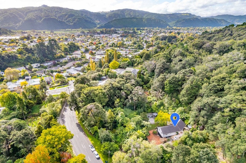 49 Blue Mountains Road, Pinehaven, Upper Hutt - Carousel 2