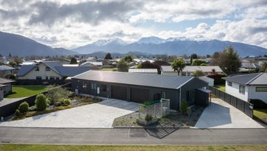27 Tawera Place, Te Anau, Te Anau - Carousel 1