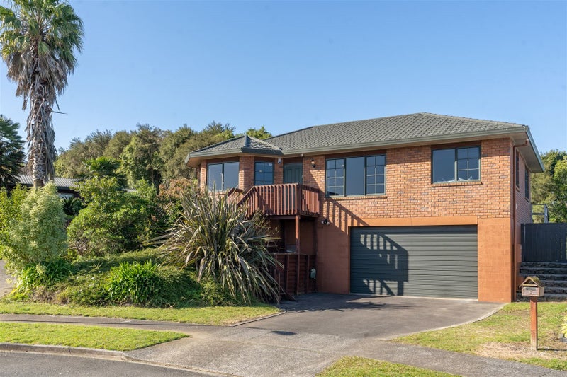 8 Pointon Glade, Grandview Heights, Hamilton - Carousel 2