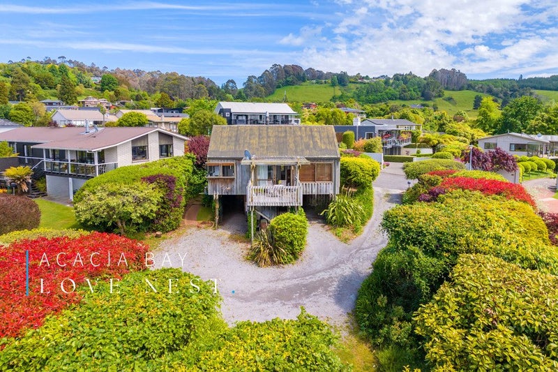 10 Dorothy Drive, Acacia Bay, Taupo - Carousel 2