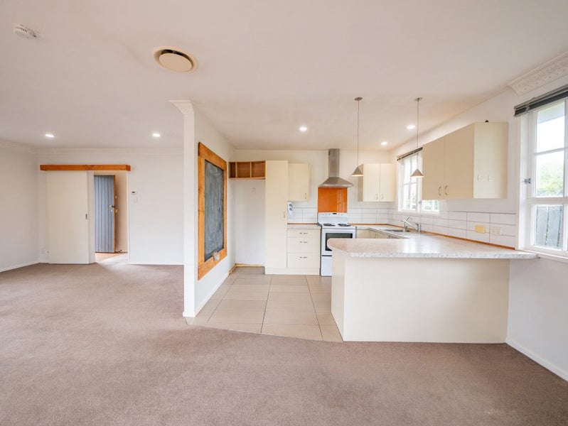 27 Clariton Avenue, Green Island, Dunedin - Carousel 2