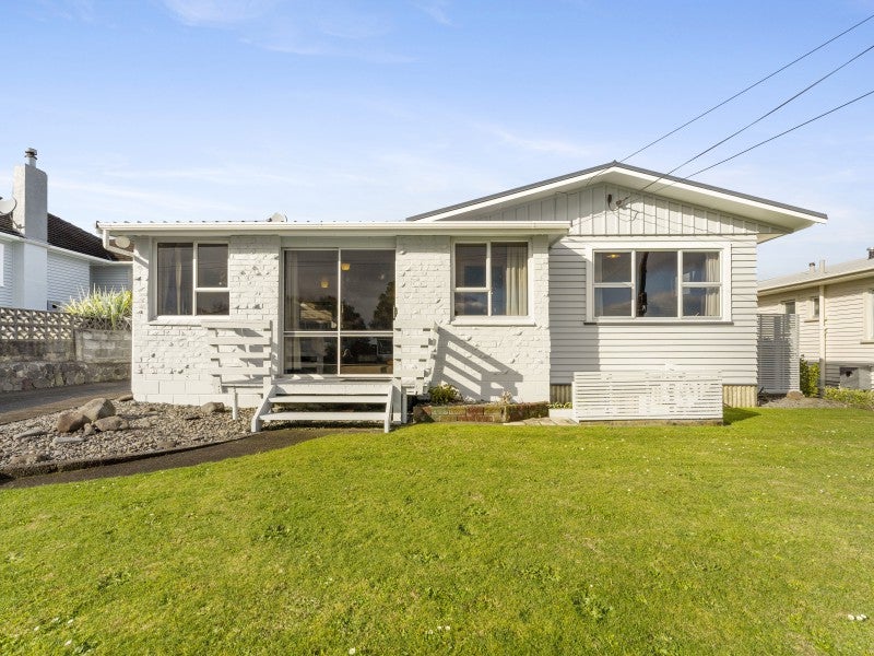14 Clyde Street, Ferndale, New Plymouth - Carousel 2