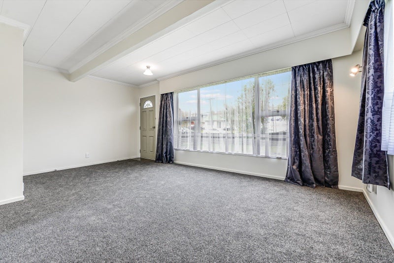 9 Holloway Place, Forest Lake, Hamilton - Carousel 2
