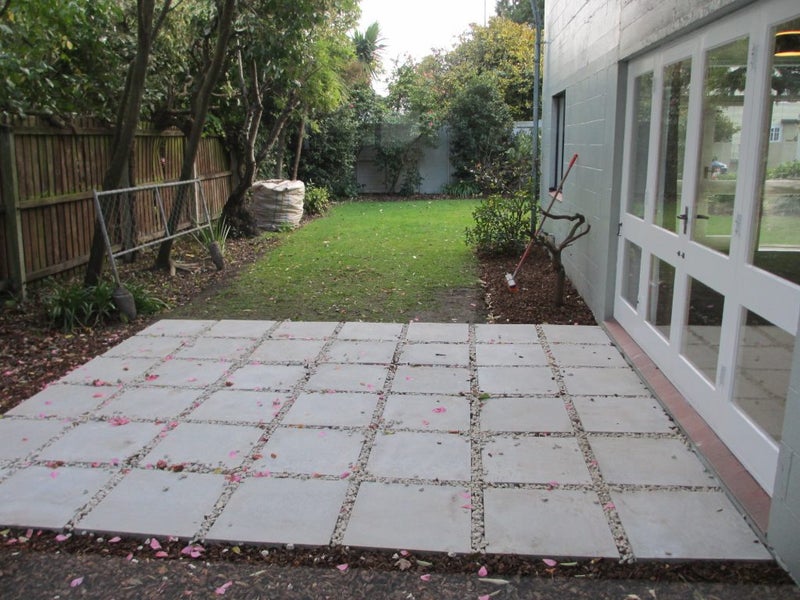 2/28 Glandovey Road, Fendalton, Christchurch - Carousel 7