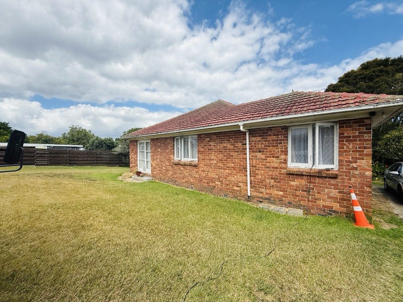 13 Reiman Street, New Lynn, Auckland - Carousel 1