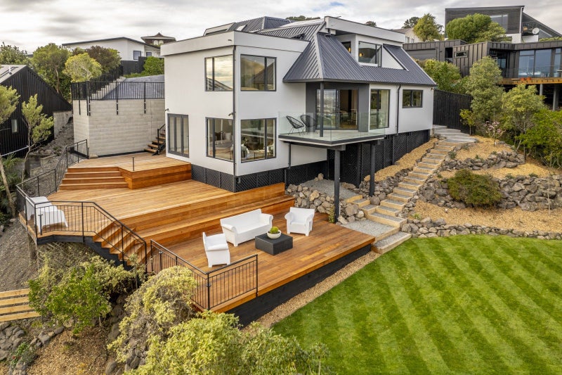 7 Hatherly Lane, Mount Pleasant, Christchurch - Carousel 1