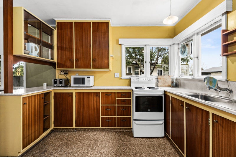 24 Darwin Crescent, Maraenui, Napier - Carousel 2