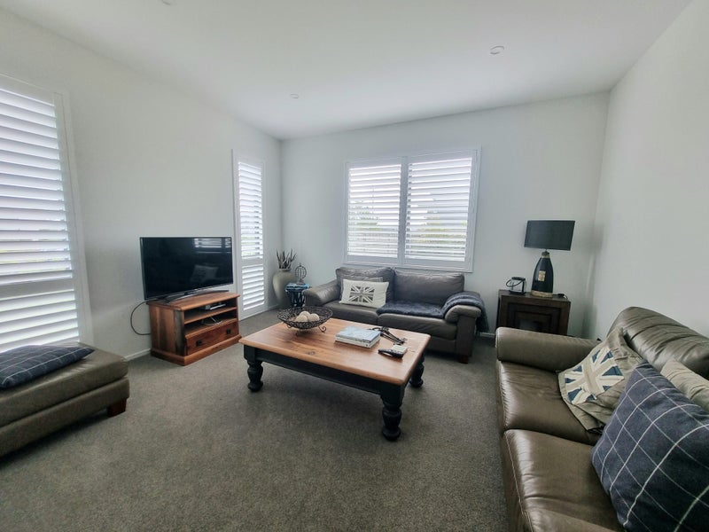 21 Cadwil Drive, Beachlands, Auckland - Carousel 2