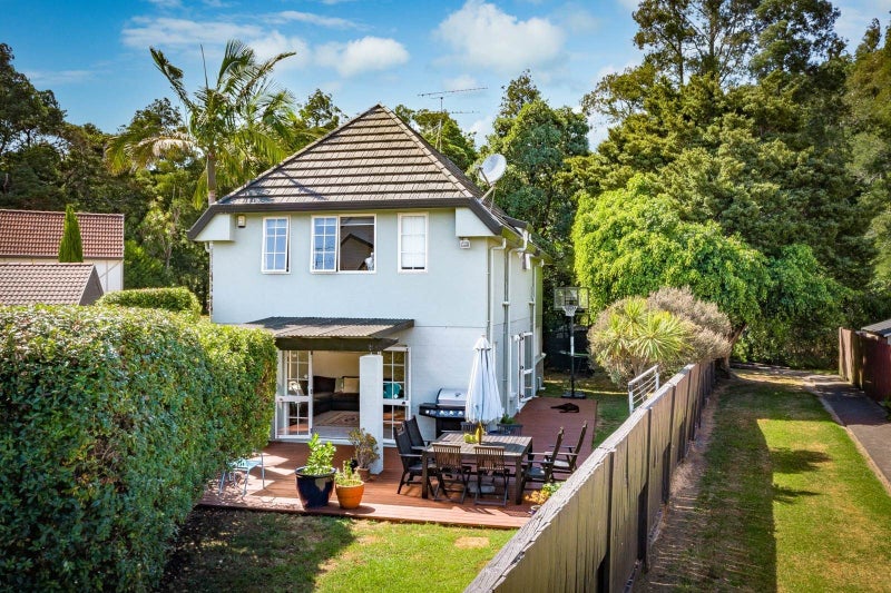 6/37 Uppingham Crescent, Hillcrest, Auckland - Carousel 1