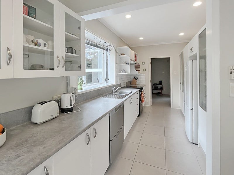 10 Cremorne Avenue, Hokowhitu, Palmerston North - Carousel 2