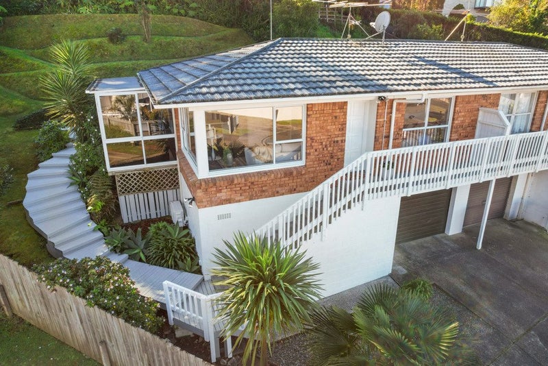 1/29 King Richard Place, Browns Bay, Auckland - Carousel 1