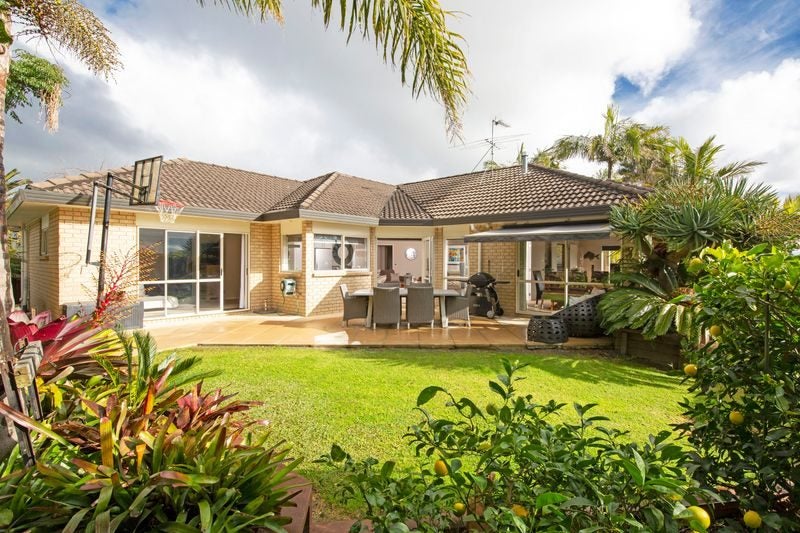 8 Moycullien Lane, East Tamaki Heights, Auckland - Carousel 2