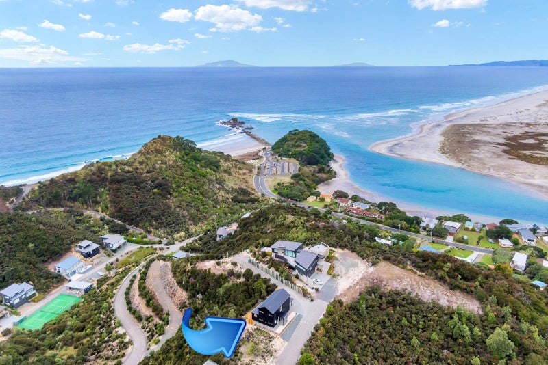 8 Seacoast Road, Mangawhai Heads, Mangawhai - Carousel 1