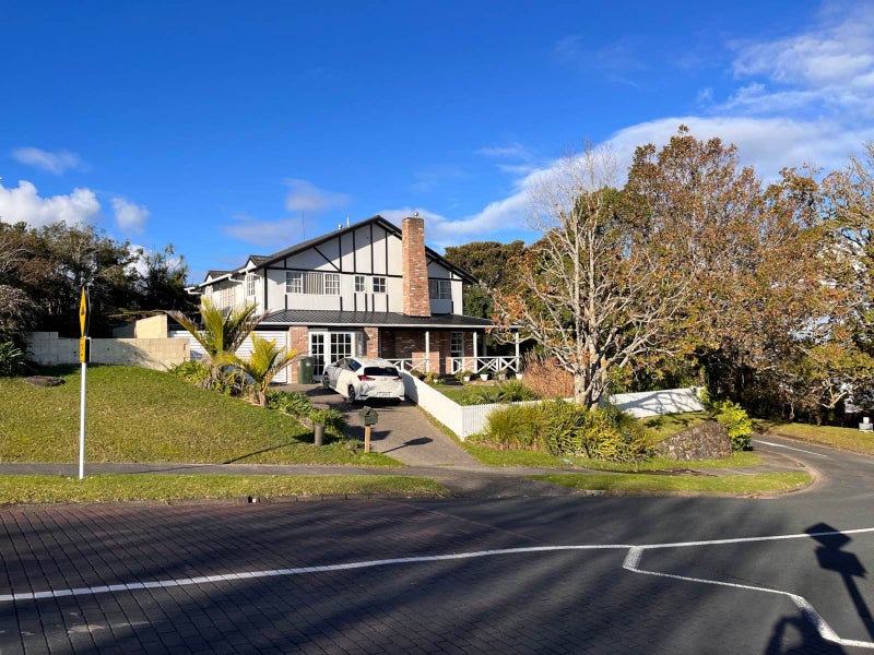 117 Porritt Avenue, Chatswood, Auckland - Carousel 1