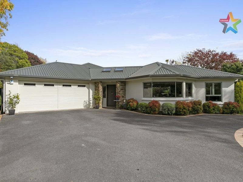 49 Barton Avenue, Heretaunga, Upper Hutt - Carousel 2