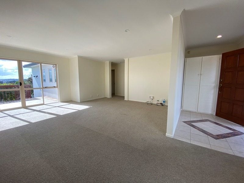 8 Canary Place, Unsworth Heights, Auckland - Carousel 2