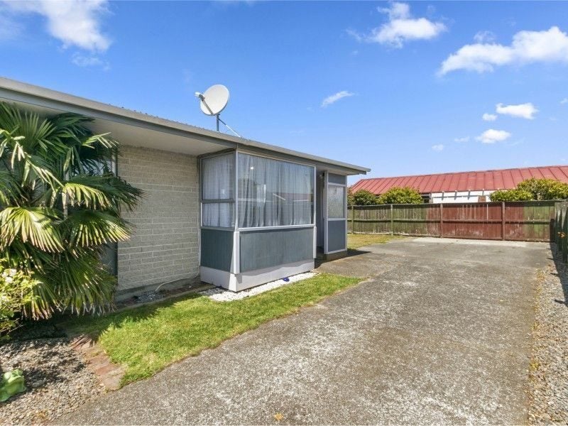 18B Reese Jones Grove, Maungaraki, Lower Hutt - Carousel 1