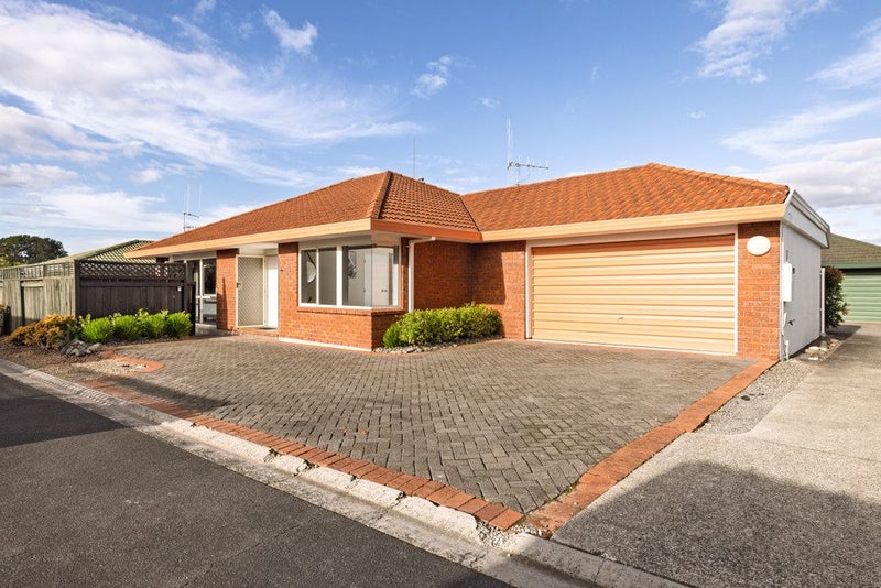 28A Laburnum Glen, Mount Maunganui, Mount Maunganui - Carousel 1