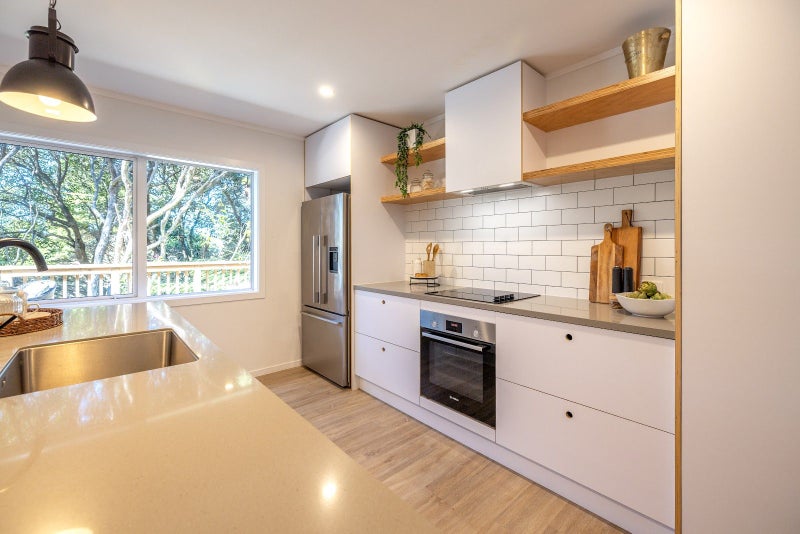 35 Wilma Road, Ostend, Waiheke Island - Carousel 1