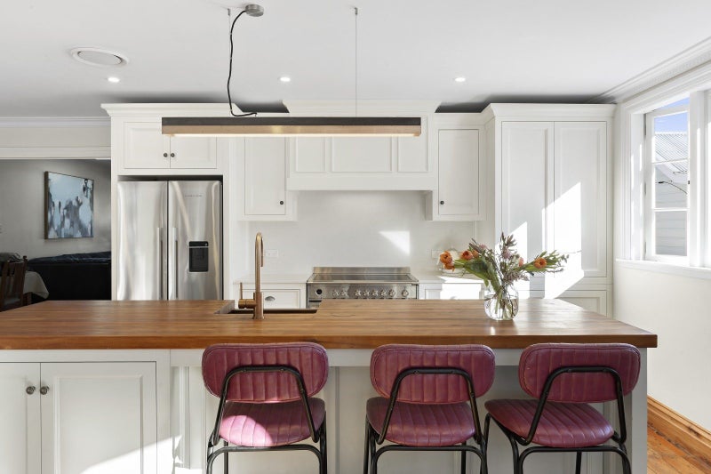 3 Totara Street, Eastbourne, Lower Hutt - Carousel 1