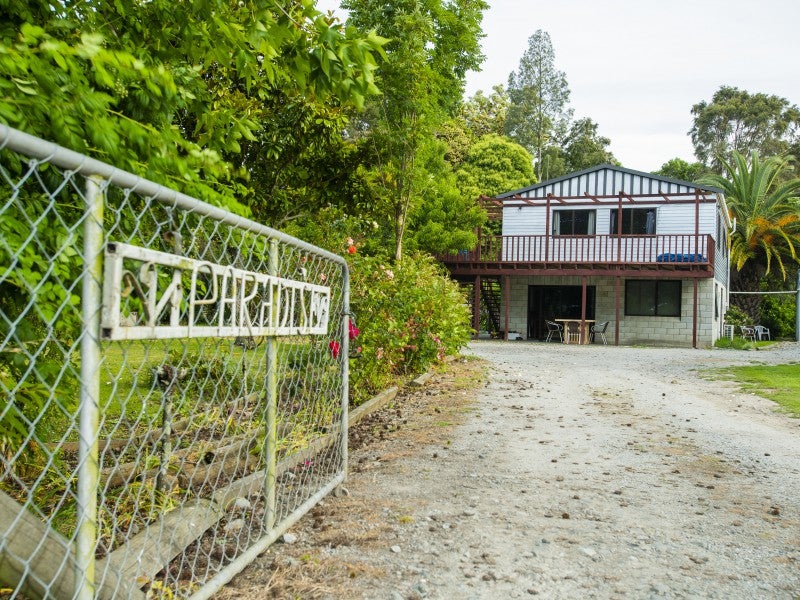 6 Helyer Street, Ormond, Gisborne - Carousel 1