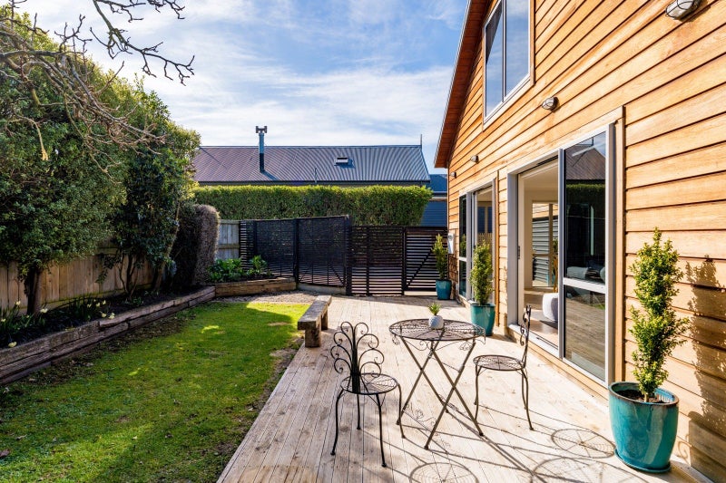 8A Queen Street, Brighton, Dunedin - Carousel 2