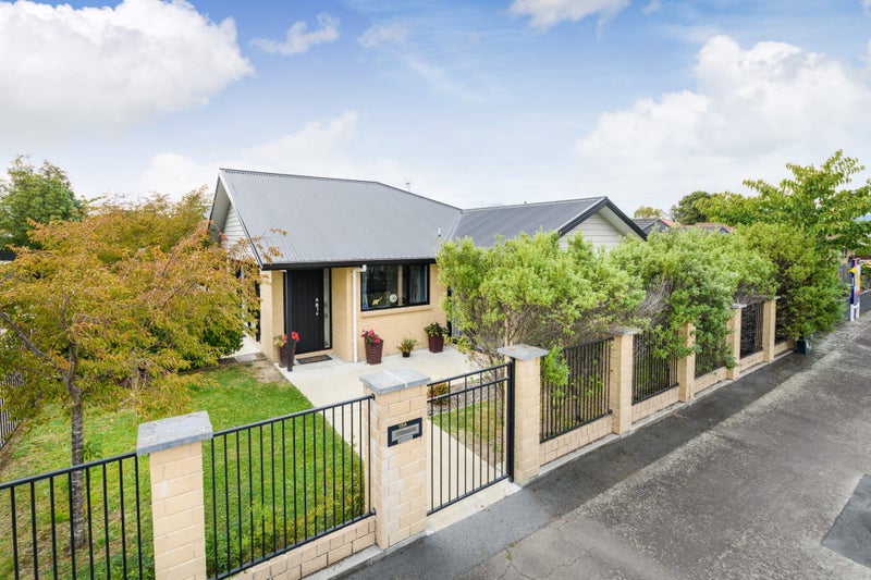 15A Thomson Street, West End, Palmerston North - Carousel 1