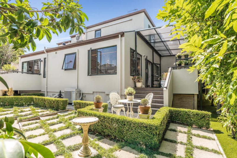 15A Riddell Road, Glendowie, Auckland - Carousel 2