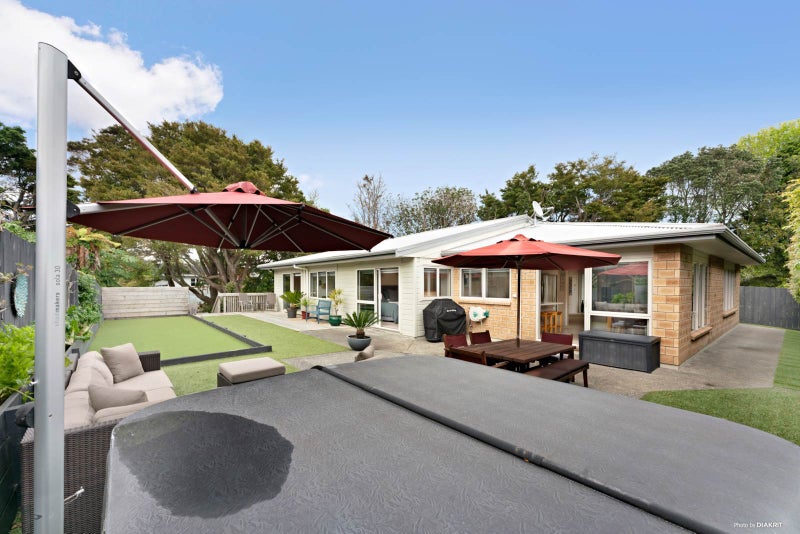 2/11 Collie Street, Hillpark, Auckland - Carousel 2