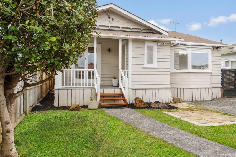 36 Victor Street, Avondale, Auckland - Carousel 1