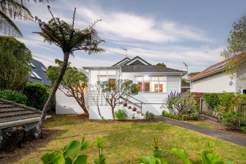 23 Friend Street, Karori, Wellington - Carousel 2