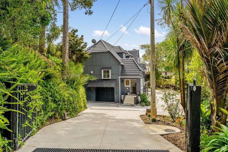 28 Speedy Crescent, Hillcrest, Auckland - Carousel 1