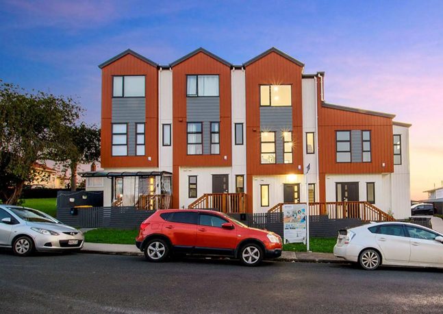 3/6 Kereru Street, Henderson, Auckland - Carousel 1