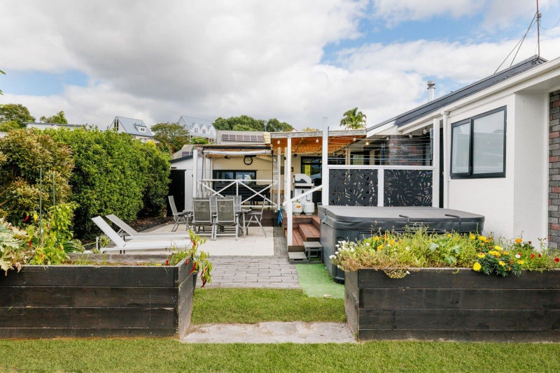 7 Cherrywood Street, Pukete, Hamilton - Carousel 2