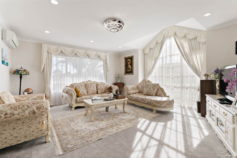 9 Ambleside Drive, Northpark, Auckland - Carousel 1