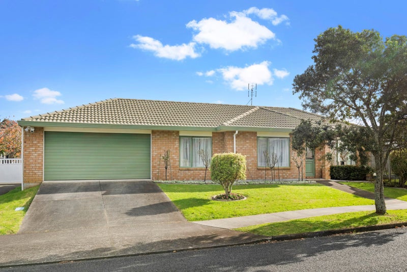 11 Carnoustie Drive, Wattle Downs, Auckland - Carousel 1