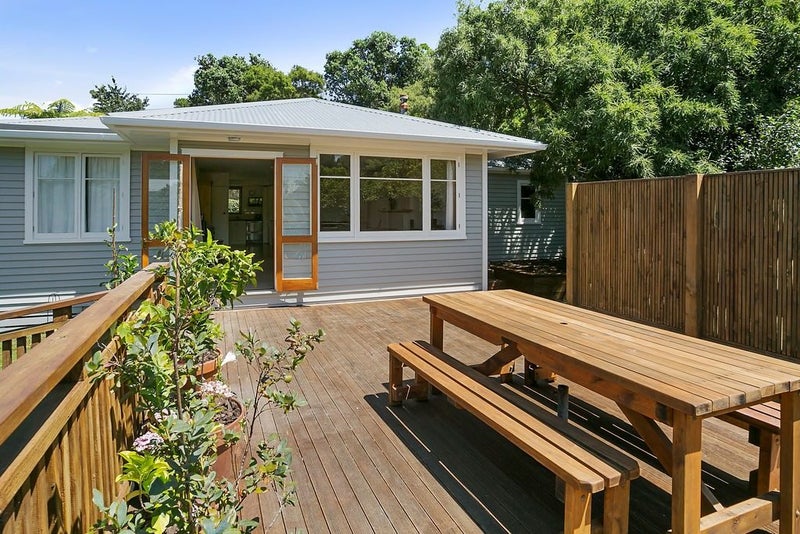 182 Normandale Road, Normandale, Lower Hutt - Carousel 1
