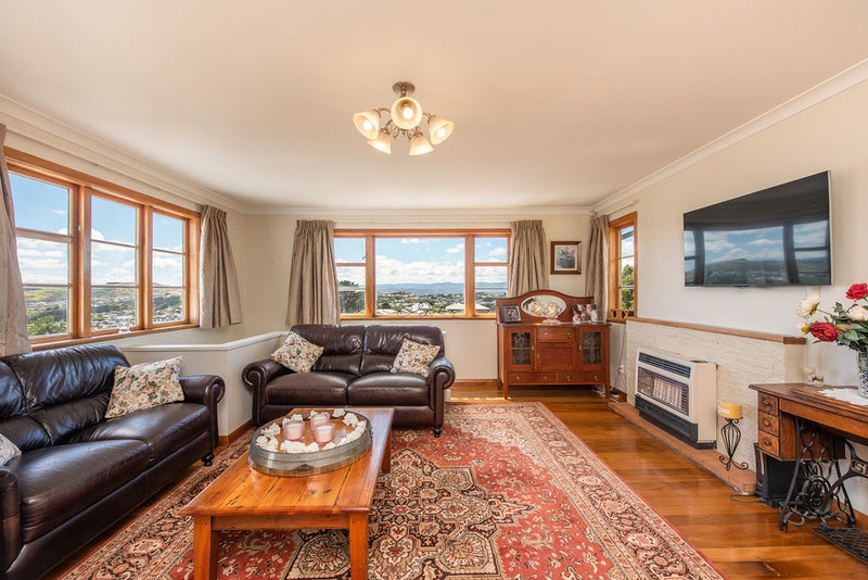 22 Ruskin Road, Newlands, Wellington - Carousel 2