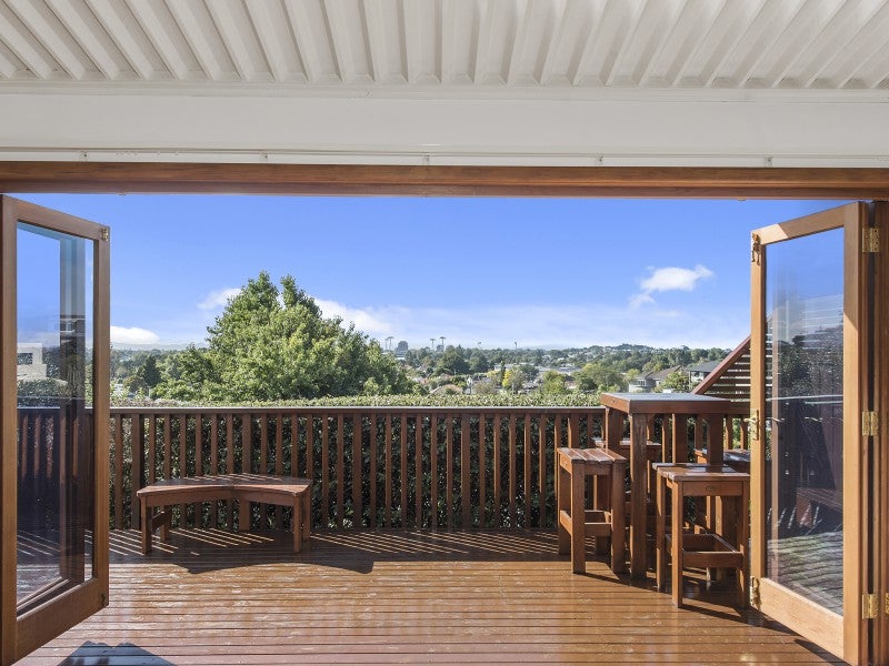 32 Carey Street, Maeroa, Hamilton - Carousel 1