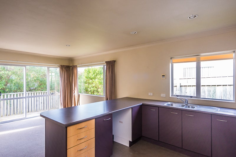 18 Pohutukawa Grove, Titahi Bay, Porirua - Carousel 12