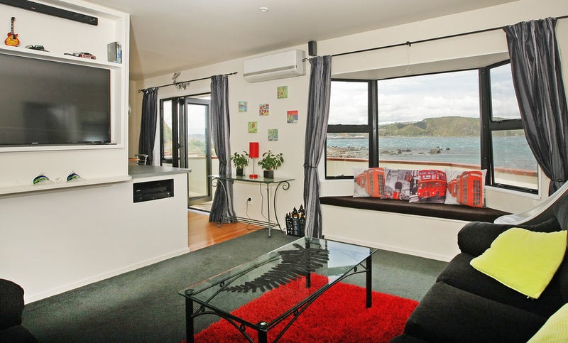 4/420 Queens Drive, Lyall Bay, Wellington - Carousel 2