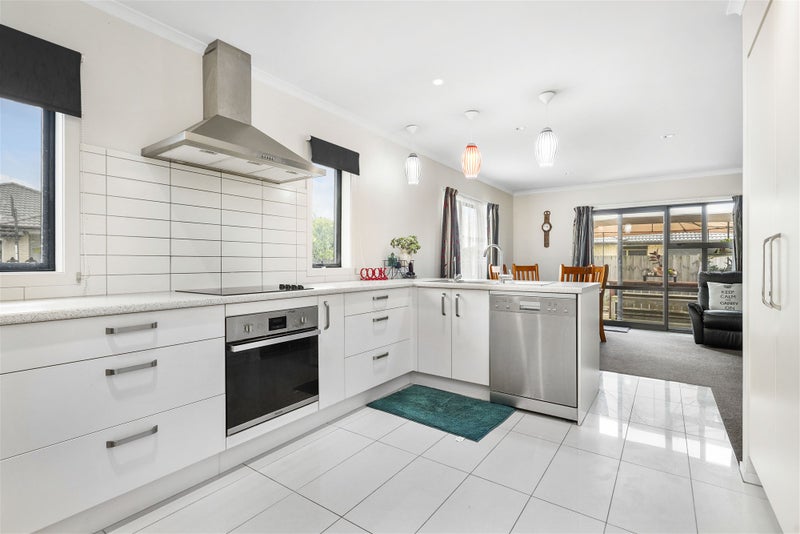 20 Southbrook Close, Glenview, Hamilton - Carousel 2