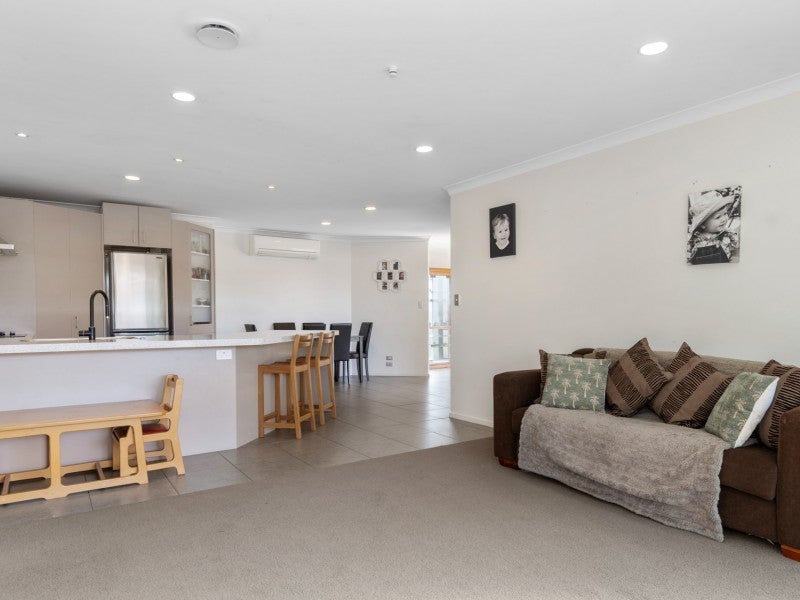 194 Castlewold Drive, Bethlehem, Tauranga - Carousel 2
